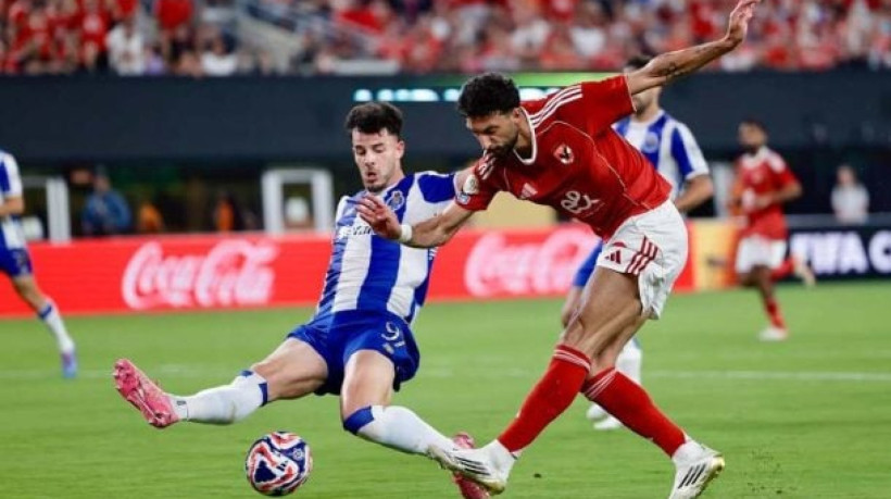 Time egípcio fica quatro vezes na frente do placar, perde um caminhão de gols e cede empate no fim