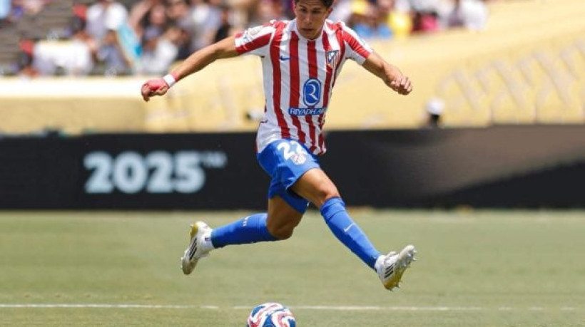 Jogador questiona dois lances de possíveis pênaltis para o Atlético de Madrid e reclama do desempenho do árbitro mexicano Cesar Ramos