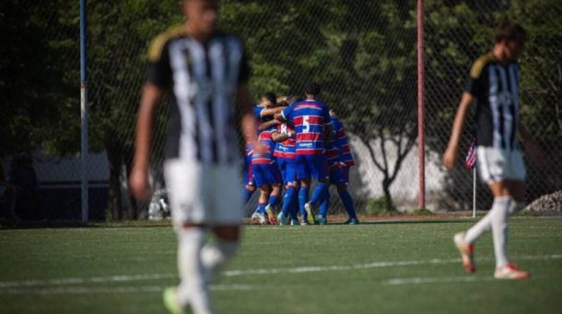 Lucas Emanoel marca duas vezes, Tomas Rocco também deixa sua marca e Galo corre riscos de rebaixamento no torneio de base