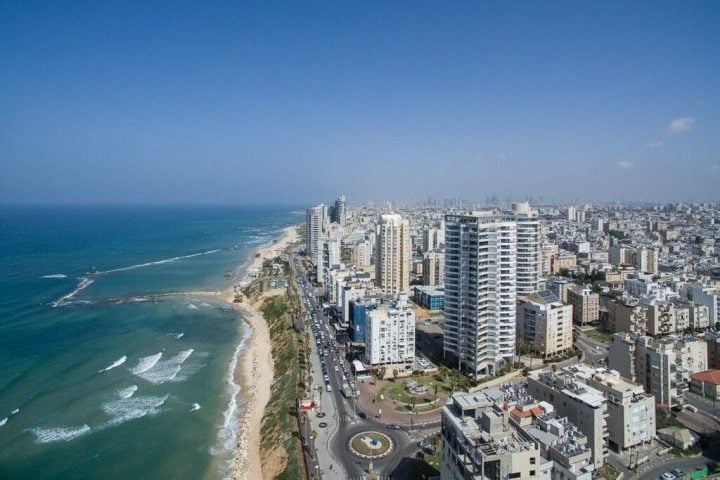 Bat Yam, Israel: Cidade costeira colada a Tel Aviv com mais de 127 mil habitantes.