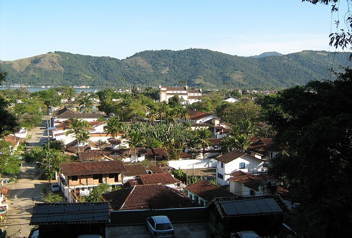 Fundada no período do ciclo do ouro, Paraty foi um importante porto de escoamento de riquezas durante o Brasil Colônia.