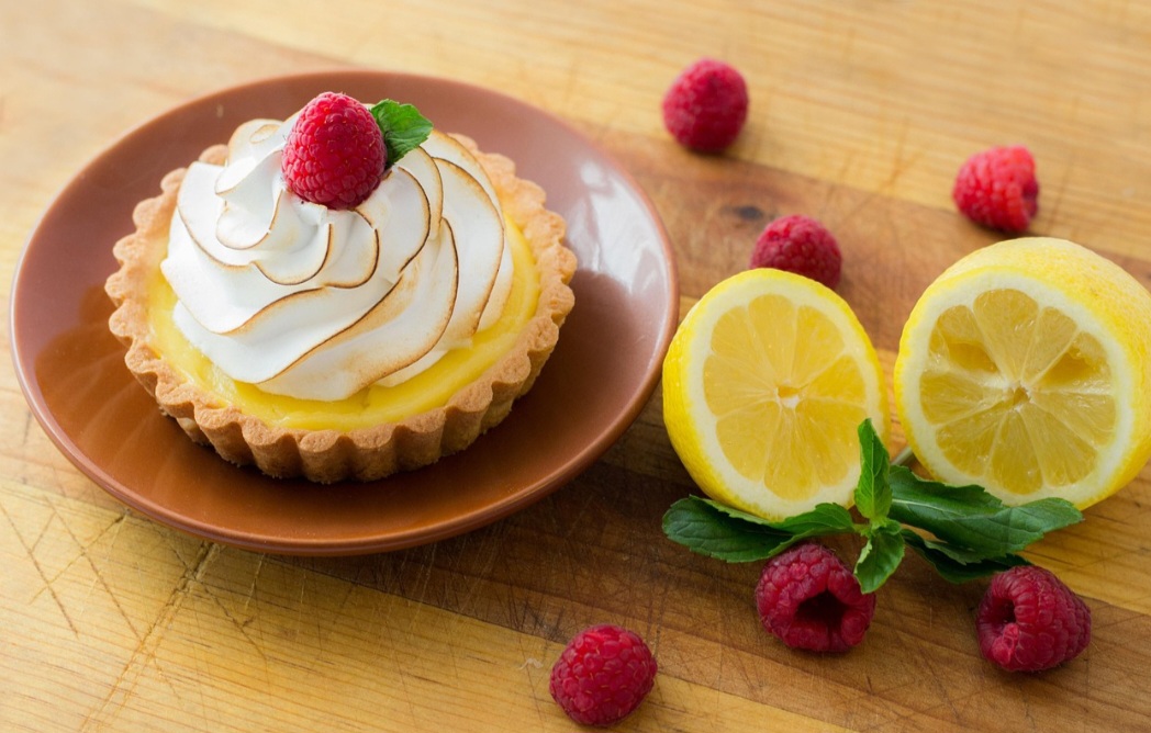 As antocianinas presentes na framboesa favorecem o relaxamento das artérias, algo que melhora a circulação de sangue e ajuda, assim, a regular a pressão arterial. Por outro lado, essa fruta pode provocar reações alérgicas em determinadas pessoas. 