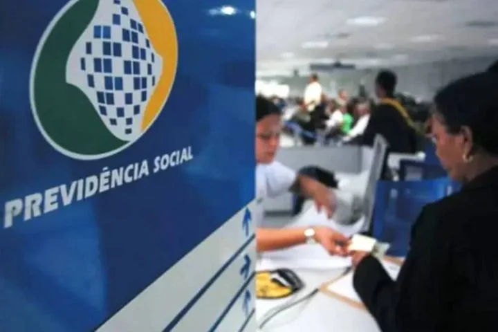 No dia 24/04   o governo federal anunciou a suspensão imediata de todos os descontos mensais realizados por associações e sindicatos nos benefícios do INSS. 