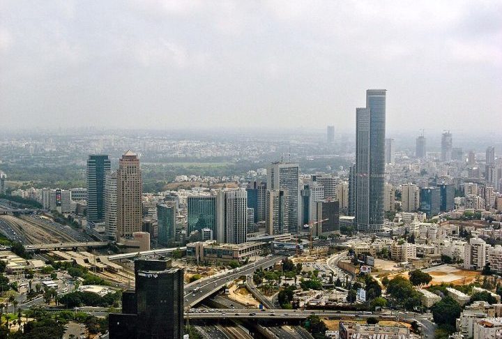 Ramat Gan, Israel: Parte da área metropolitana de Tel Aviv, a cidade é conhecida pelo seu centro de diamantes e diversos parques. Tem pouco mais de 170 mil habitantes.