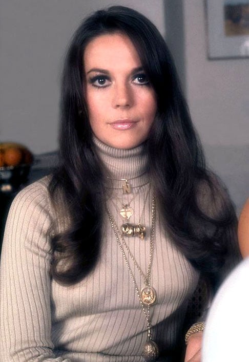 A morte de Natalie é um dos maiores mistérios de Hollywood. A atriz tinha pavor de água, principalmente escura, porque tinha sido advertida por uma cigana de que isso representava um perigo para ela. Acabou morrendo afogada na Baía de Los Angeles.  