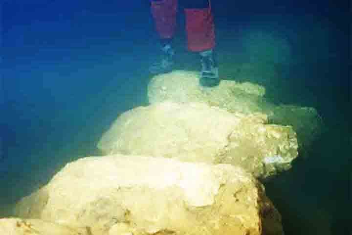 Habitantes mais antigos - Estudos em uma ponte de pedra submersa em caverna na ilha de Maiorca, no Mediterrâneo, revelaram que os humanos viveram ali em época anterior ao que se supunha
