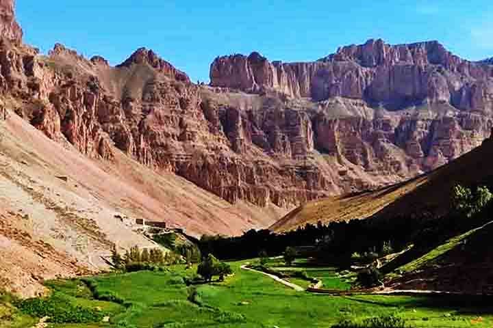 Encontro de espécies - Pesquisa divulgada na revista “Nature” apontou o local onde os Homo sapiens teriam se encontrado com os Neandertais. Trata-se da Cordilheira de Zagros, onde hoje fica a fronteira entre o Irã e o Iraque. Os cientistas já sabiam que os grupos haviam se encontrado em algum momento da história, porém não havia ainda um forte indício da localização.
