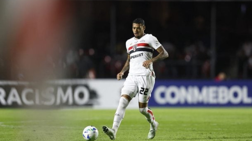 Tricolor chegou a encerrar as negociações com o clube italiano, mas voltou a carga e tenta prorrogar o empréstimo do zagueiro