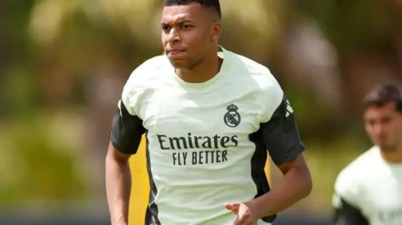 Recuperado de gastroenterite, atacante ficou fora da lista de relacionados para o último jogo da fase de grupos do Mundial de Clubes