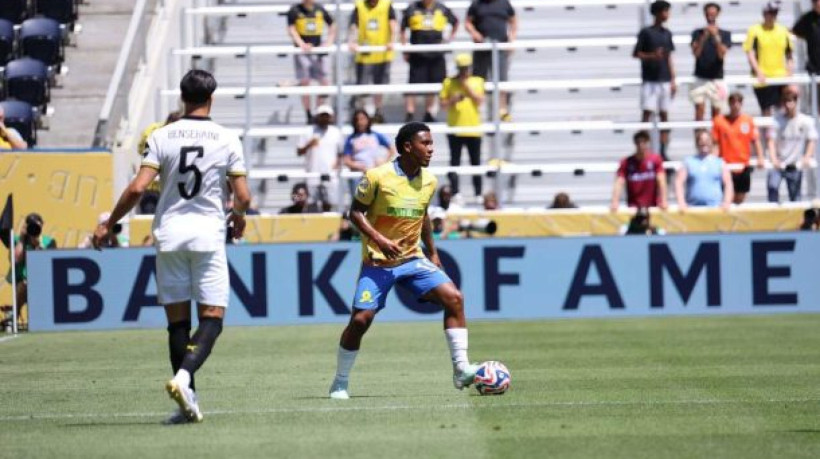 Nesta quarta (25), contra o Fluminense, meia Lucas Ribeiro será titular e uma das grandes esperanças de classificação do time sul-africano