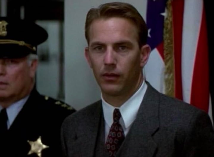 Porém, a grande vitrine de Costner em Hollywood veio mesmo em 1987 com o filme Os Intocáveis, do renomado diretor Brian De Palma.