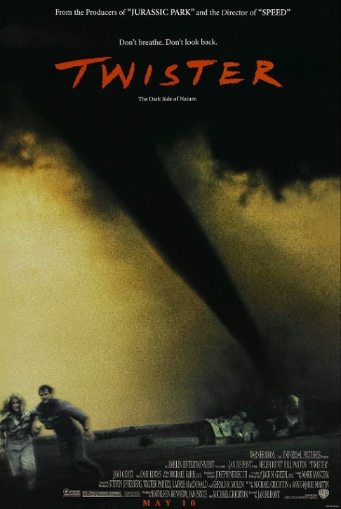 O filme é considerado um remake do clássico Twister, lançado em 1996.