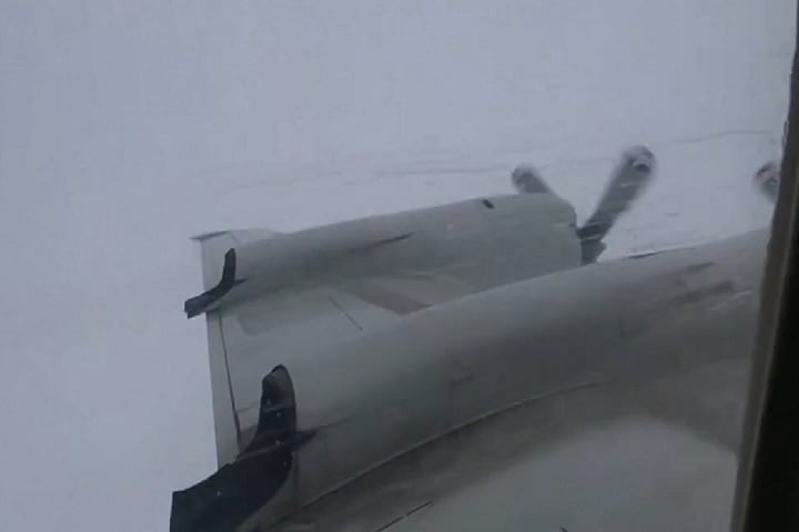 Para lançar suas cinzas no furacão, seus colegas utilizaram uma aeronave.