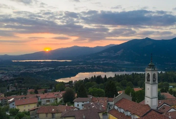 Segundo relatos de médicos locais, Giuseppe Russo foi picado na perna direita enquanto trabalhava no campo, em Collepasso, na província de Lecce.