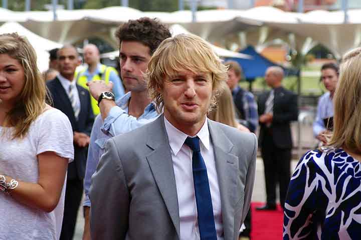 O ator também tem experiências como dublador nas animações da Disney ‘Carros” e “Carros 2”. 

