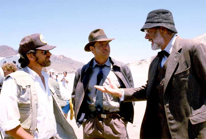 Spileberg também dirigiu Harrison Ford, que dá vida ao eterno arqueólogo aventureiro Indiana Jones. Outro grande nome de Hollywood que estrelou filmes do cineasta.