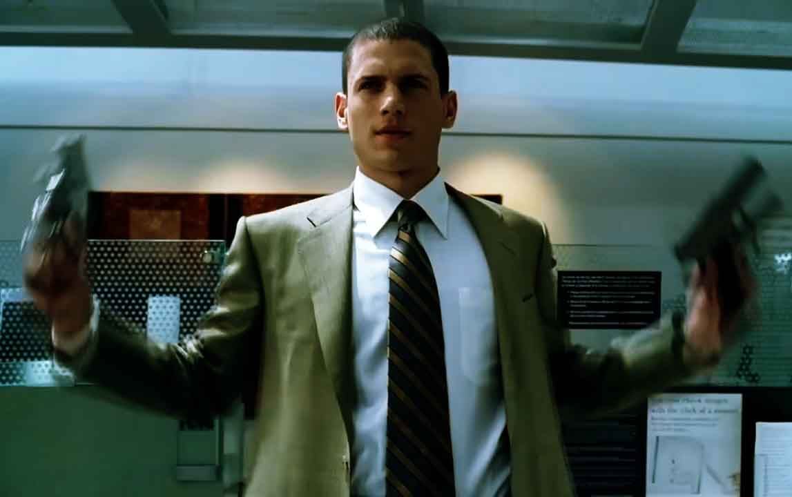 O personagem Michael Scofield é interpretado por Wentworth Miller, ator britânico-americano que ganhou grande reconhecimento com esse papel.