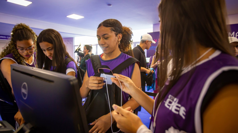 Estudantes do ensino superior podem se candidatar a vagas de est&aacute;gio no IBGE at&eacute; 1&ordm; de julho; processo &eacute; conduzido pelo CIEE

