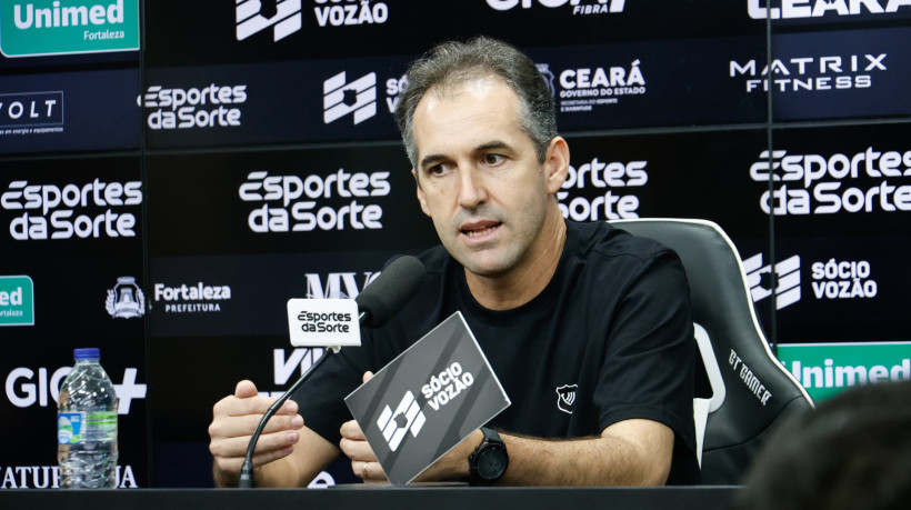 Léo Condé em entrevista coletiva no Ceará