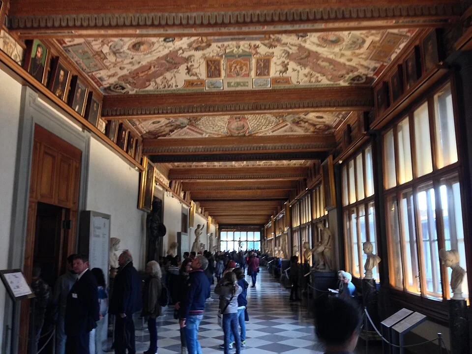 A galeria é uma das maiores atrações culturais da Itália, recebendo cerca de dois milhões de visitantes ao ano. 