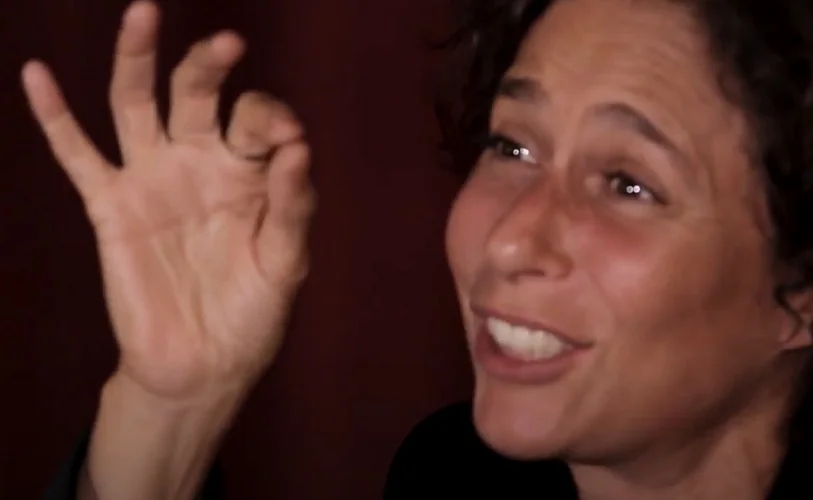 Além de suas atuações em televisão e cinema, Marieta cofundou o Teatro Poeira, junto com a atriz Andréa Beltrão, contribuindo significativamente para a cena teatral carioca. 