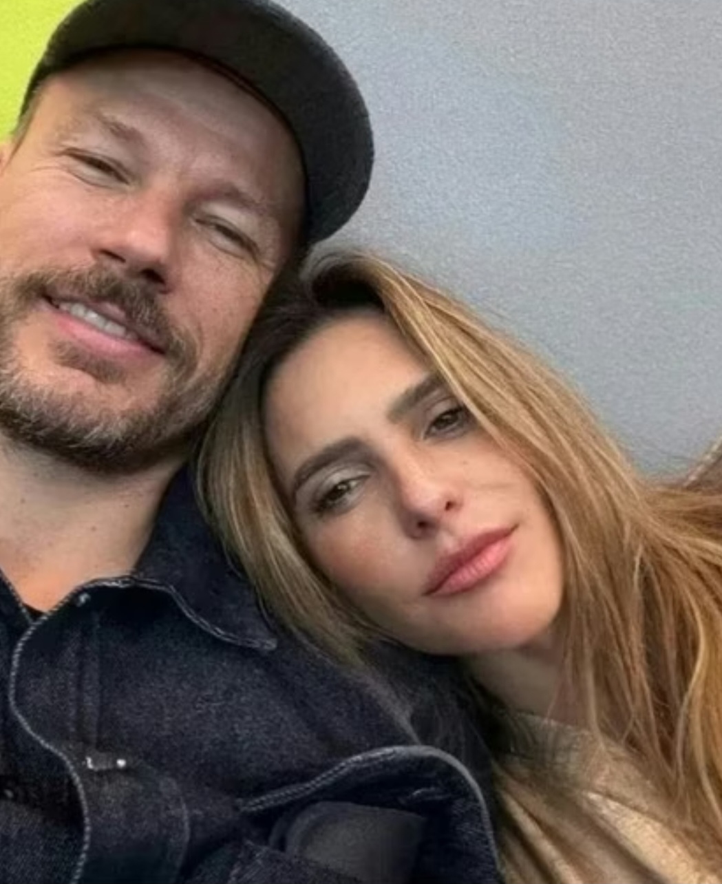 Ela disse numa entrevista que os casais que estão juntos já muito tempo- como é o caso dela com Hilbert - têm dificuldades para os momentos íntimos e por isso marcar horário é uma saída. Por que não?, ela questionou.