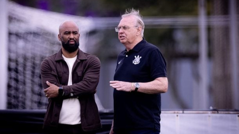 Mandatário consegue promover mudanças no Timão, enquanto aguarda votação definitiva de impeachment de Augusto Melo