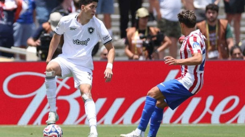 Com sobrecarga muscular, atleta só foi a campo na segunda metade da atividade, voltada à parte tática, mas deve enfrentar o Palmeiras