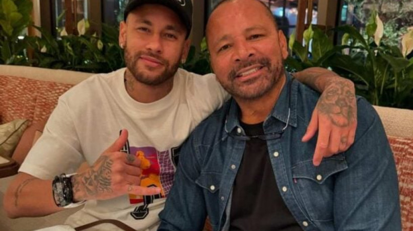 Recentemente, o pai do meia Gerson ganhou destaque por estar conduzindo a ida do filho para o futebol russo. Outro caso famoso é o de Neymar