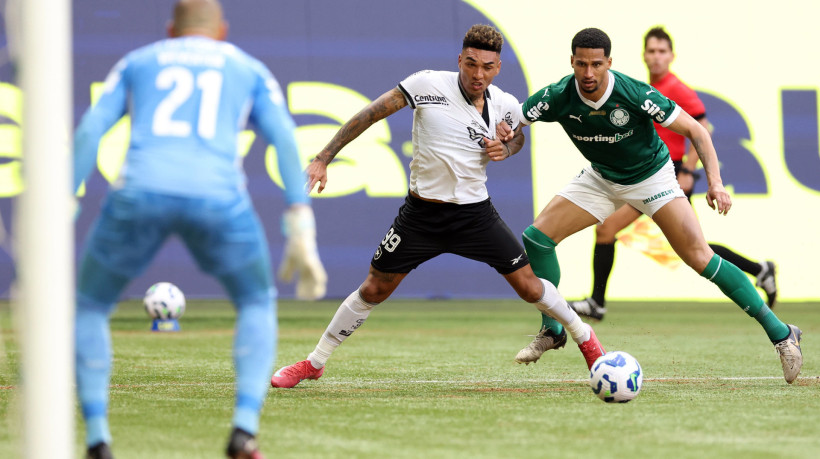 Palmeiras e Botafogo se enfrentam pelo Mundial de Clubes, em busca de vaga nas quartas de final. 