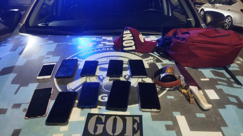 Testemunhas informaram aos agentes que um outro homem também teria participado da ação, mas apenas um foi capturado.
