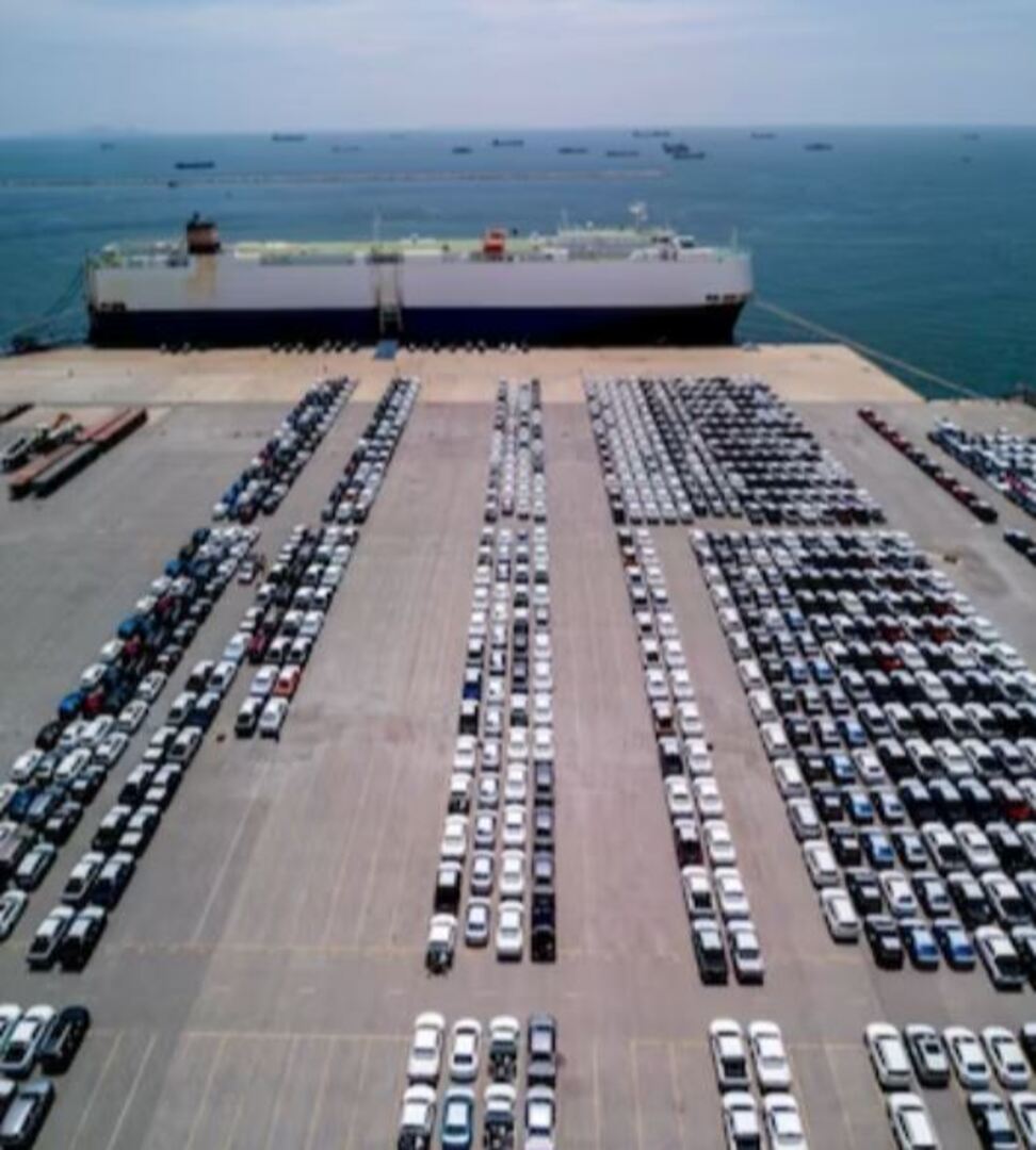 Veja uma seleção de 15 carros usados que combinam bom desempenho, estética agradável e preços competitivos no mercado brasileiro. O levantamento da Inteligência Artificial se baseia em dados da Revista Quatro Rodas, Revista Autoesporte e Blog KarHub. 
