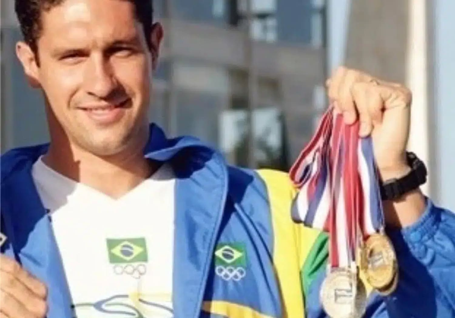 Natação - Nas piscinas, o Brasil acumula 15 pódios olímpicos. O recordista é Gustavo Borges, com quatro medalhas - duas pratas e dois bronzes.
