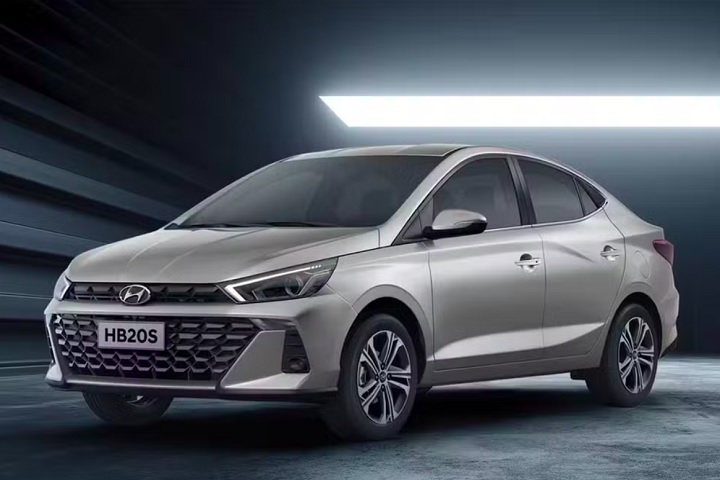 5º) Hyundai HB20S - Motor: 1.0 flex; Câmbio: automático de seis velocidades; Consumo na cidade: 13 km/l (gasolina) e 9 km/l (etanol); Consumo na estrada: 16 km/l (gasolina) e 11,2 km/l (etanol); Preço inicial: R$ 97.690.