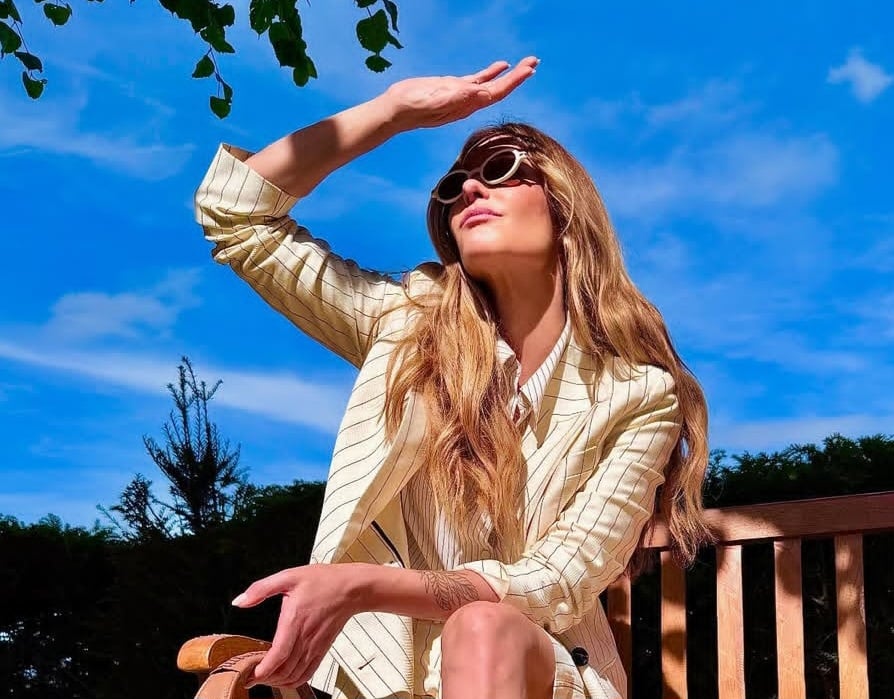 Aos 22 anos, estreou na TV em 1999, apresentando programas como Mochilão MTV e Interligado no MTV Brasil . Após breve passagem pela RedeTV!, migrou para a Globo em 2005, em programas como Vídeo Show, Fantástico e Por Toda Minha Vida