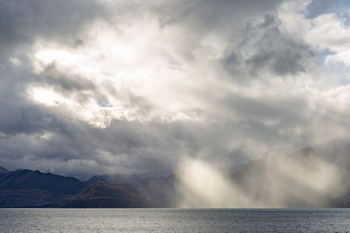 Com quase 5 milhões de km², apenas cerca de 5% dessa massa fica acima da superfície, em locais como a Nova Zelândia.
