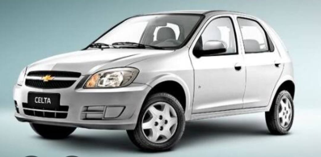 Chevrolet Celta 2014 – Conhecido por sua simplicidade e economia de combustível.  Equipado com motor 1.0 flex, oferece desempenho adequado para o uso urbano e manutenção com bom custo-benefício.  Seu preço gira em torno de R$ 26.200.  