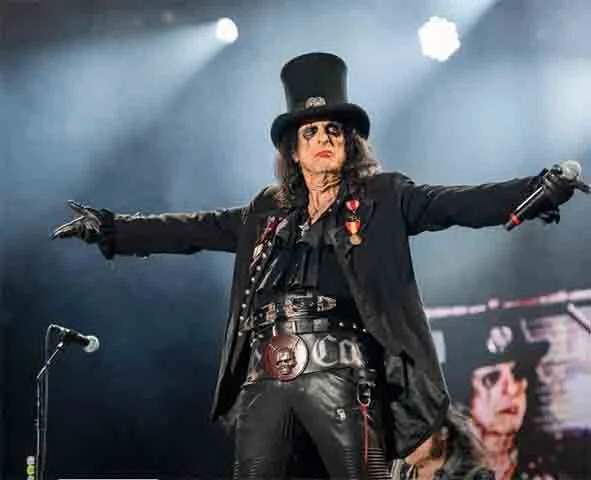 O cantor Alice Cooper, ícone do heavy metal e do rock performativo, fez um show eletrizante no festival Best of Blues e Rock, no Parque Ibirapuera, em 14 de junho.

