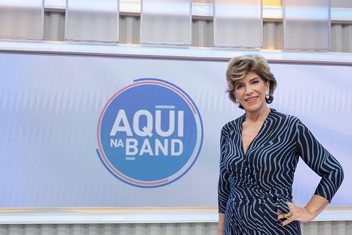 A atração intitulada de Aqui na Band não teve o sucesso esperado, e a apresentadora foi comunicada, em 2020, sobre sua demissão. A surpresa foi geral, tanto que ela desabafou nas redes sociais ao questionar se foi uma puxada de tapete.