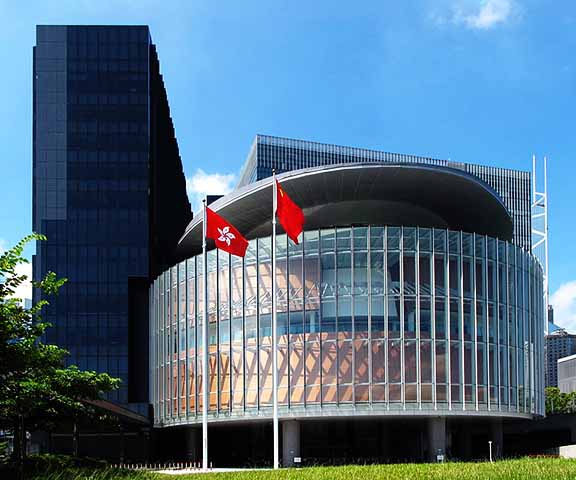 A sede do Conselho Legislativo de Hong Kong, ou Complexo LegCo, está localizada na 1 Legislative Council Road. O edifício faz parte do Complexo do Governo Central e está localizado em frente ao Porto de Victoria. 