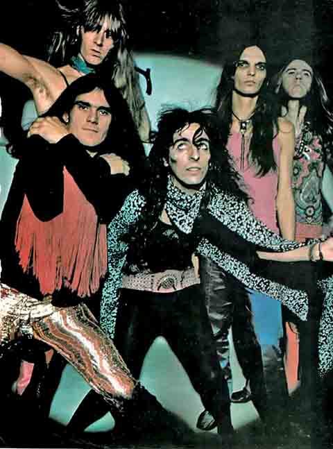 Em entrevista à revista “Billboard”, em 21/04, Alice Cooper anunciou que ele e os integrantes originais da banda gravaram o álbum “The Revenge of Alice Cooper” - “A Vingança de Alice Cooper”, em tradução livre do inglês. 

