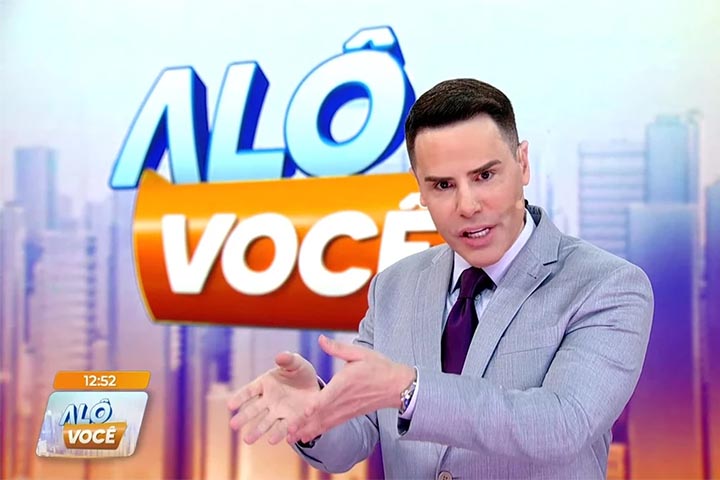 O apresentador revelou no Domingo Legal, comandado por Celso Portiolli, que ficou chateado por não ter tido tempo de se despedir. Afinal ,ele permaneceu na emissora durante 17 anos e por lá se consolidou como jornalista. 