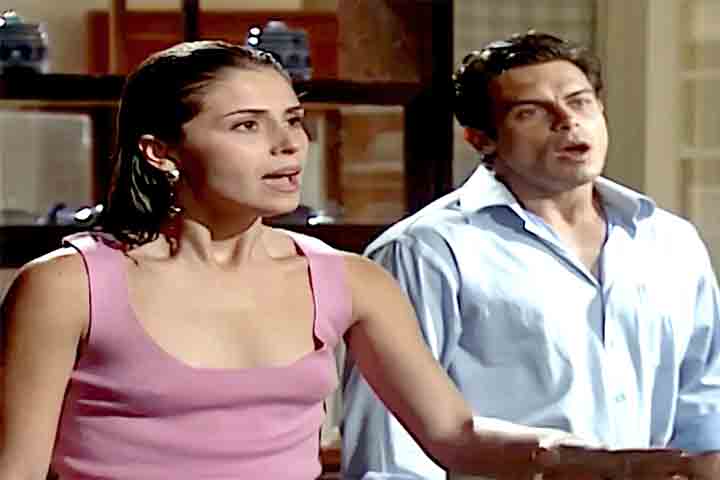 Um dos seus papéis mais emblemáticos foi em Laços de Família, 2000. Na obra de Manoel Carlos, ela deu vida a jovem Capitu, que trabalhava como garota de programa, escondida dos pais, e nutria uma paixão por Fred, filho da protagonista Helena. 