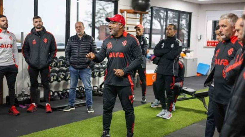 Após se recuperar de lesão, zagueiro Victor Gabriel participou de atividade no Colorado. Bernabei deve ser reintegrado nos próximos dias