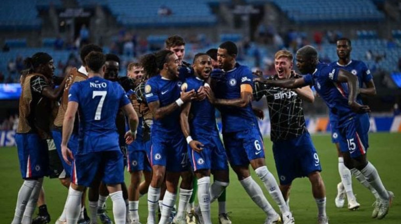 Em jogo com interrupção de 113 minutos (protocolo do clima) Ingleses fazem 4 a 1 no Benfica, na prorrogação. Que venha o Verdão!