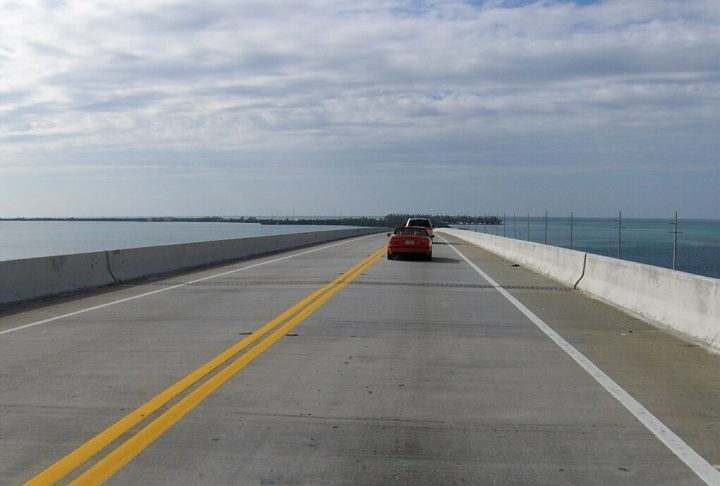 Além da beleza natural, a estrada também possui boa infraestrutura e sinalização, sendo segura e bem conservada.