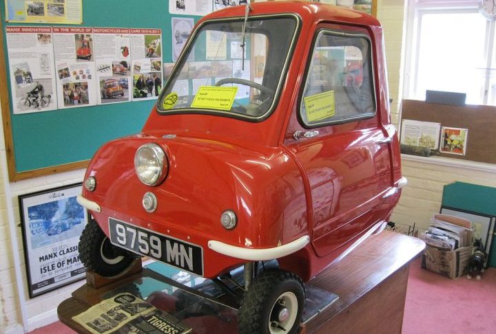 Apresentado como o menor carro do mundo, o modelo foi inspirado no microcarro britânico Peel P50.