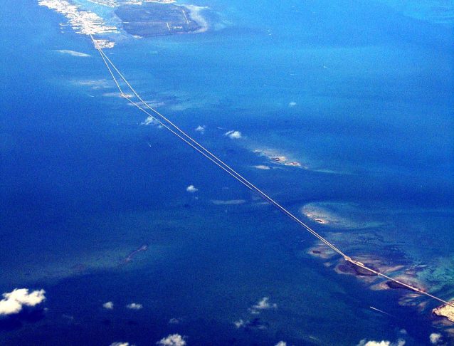 O trecho mais emblemático da estrada é a famosa Seven Mile Bridge, com mais de 11 km de extensão, que forma a segunda metade da rota.