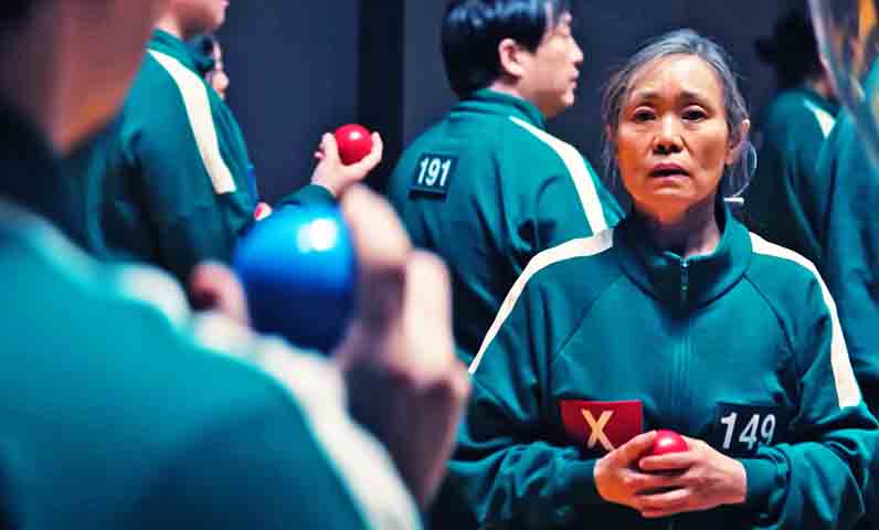 Ela nos lembra, com cores vibrantes e jogos mortais, que a verdadeira violência muitas vezes nasce fora das arenas - no sistema que nos força a competir.