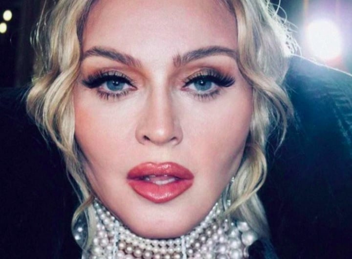 Madonna, cantora norte-americana, criticou em 2019 o desmatamento da Amazônia e políticas ambientais do Brasil, dizendo em rede social que era “inaceitável destruir o pulmão do mundo”. A declaração ocorreu durante os incêndios na floresta.
